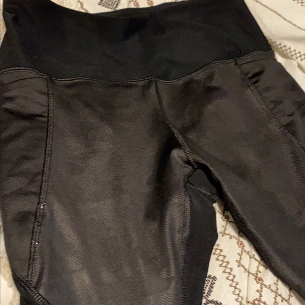 Athletic leggings
